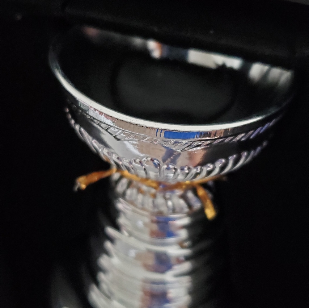 Luc Robitaille Signature - Picture 10 of 11